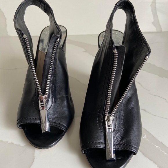 VINCE CAMUTO leather kitten open toe booties mob wife GRADUATION PARTY WEDDING - Picture 3 of 10